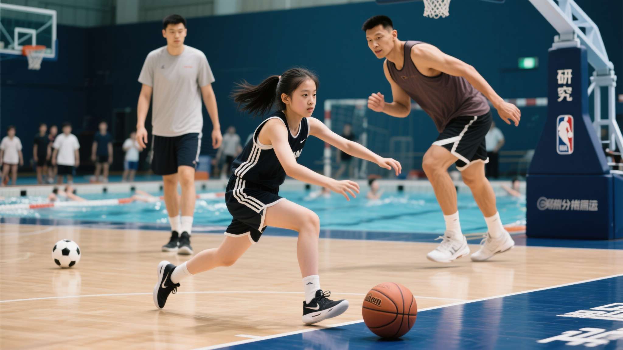 14岁2米20!中国女篮未来之星,女排转项半年就能扣篮 14岁2米20!中国女篮未来之星,女排转项半年就能扣篮